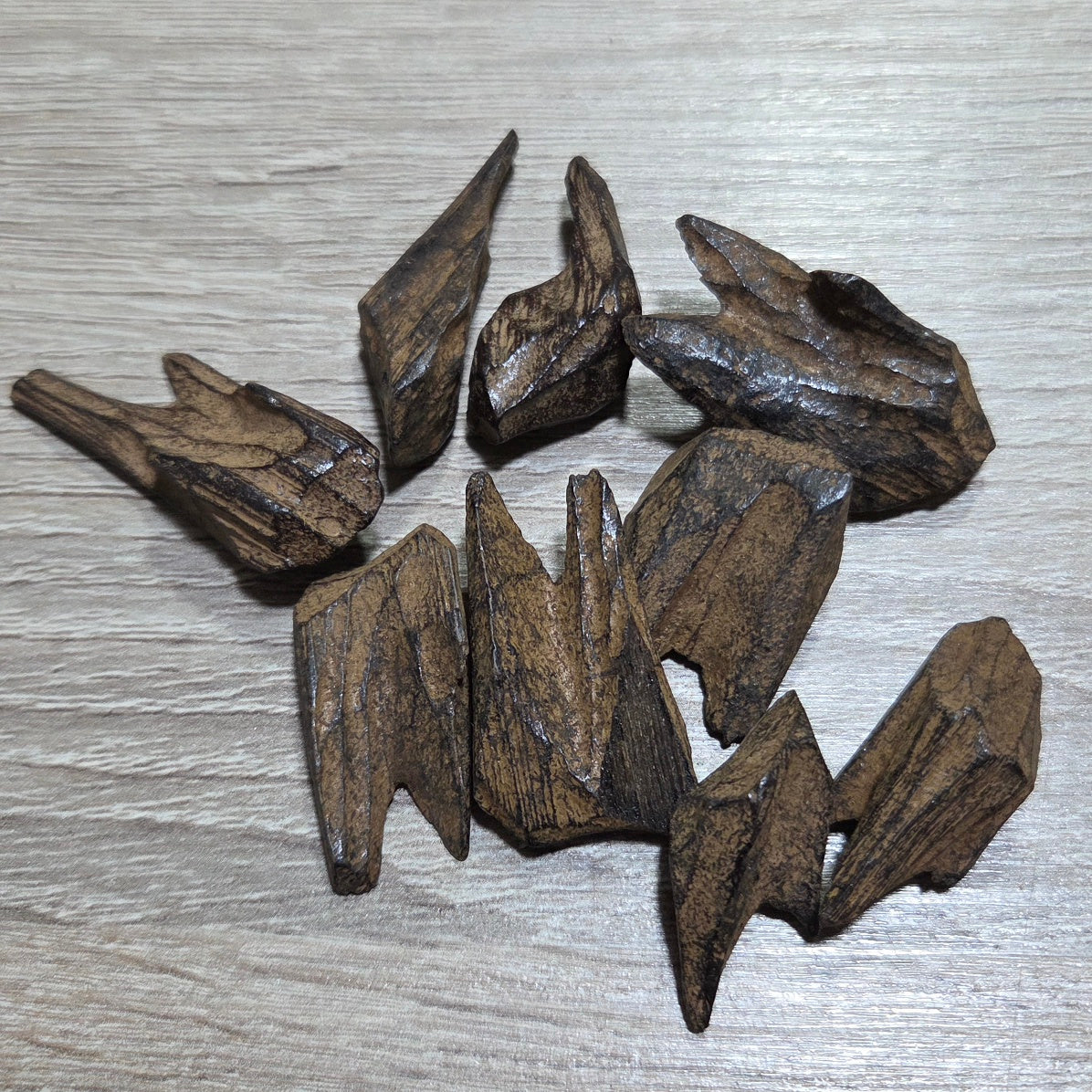 Oudh Kalimantan (amélioré) / Quality(Bois d'Agar à Brûler) 15 grammes