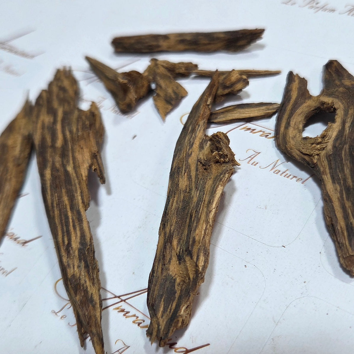 Oudh Malinou TRÈS ANCIENNE – Bois d’agar précieux